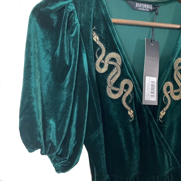 DISTURBIA Zarina Velour Applique Midi Wrap Dress Emerald Green NWT - Picture 7 of 12